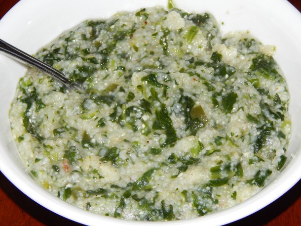 Green Grits (Grits with Spinach)