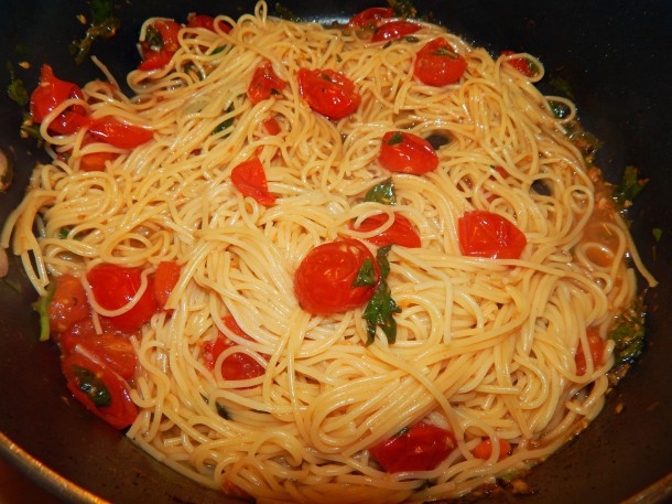 Tomato Basil Pasta in Pot